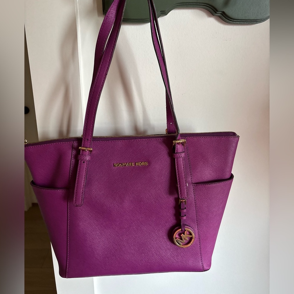 MICHAEL KORS Jet Set Travel Top-Zip Tote Bag in Purple Saffiano Leather
